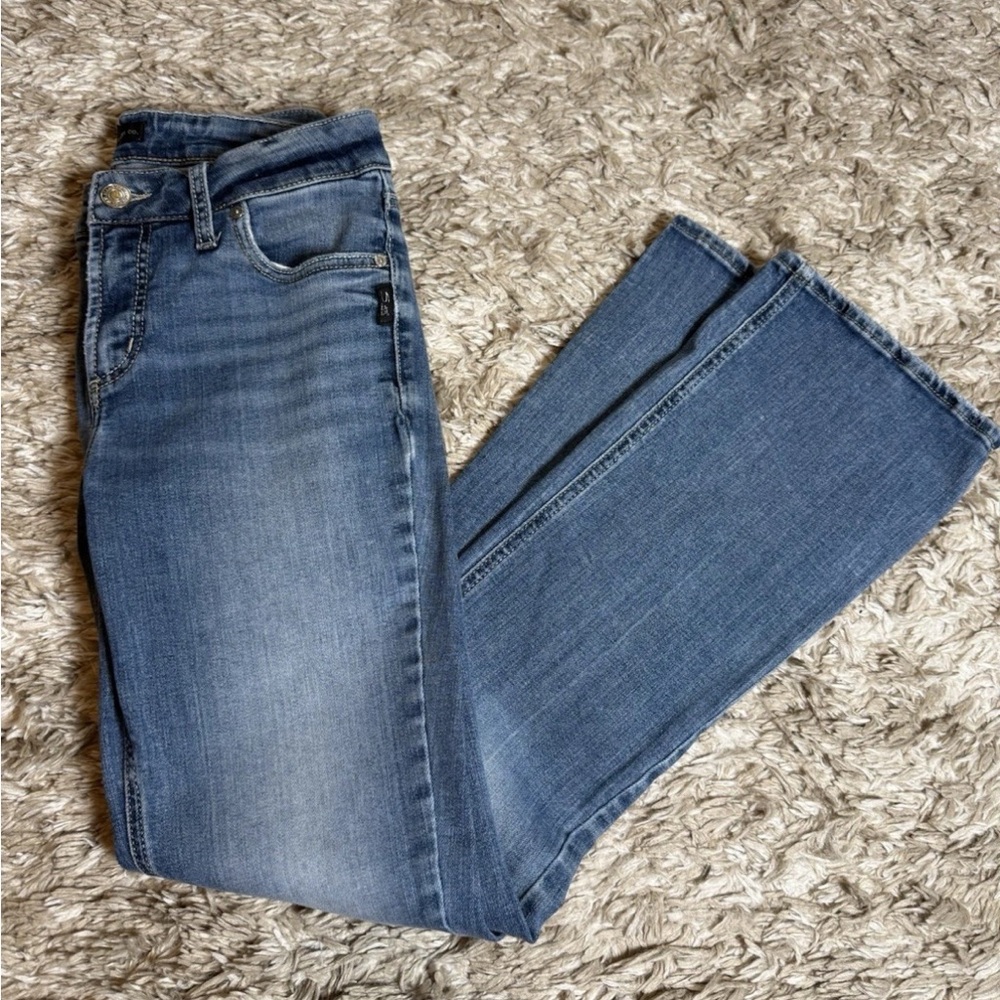 Silver Jeans Women's Elyse bootcut Leg in Classic Blue